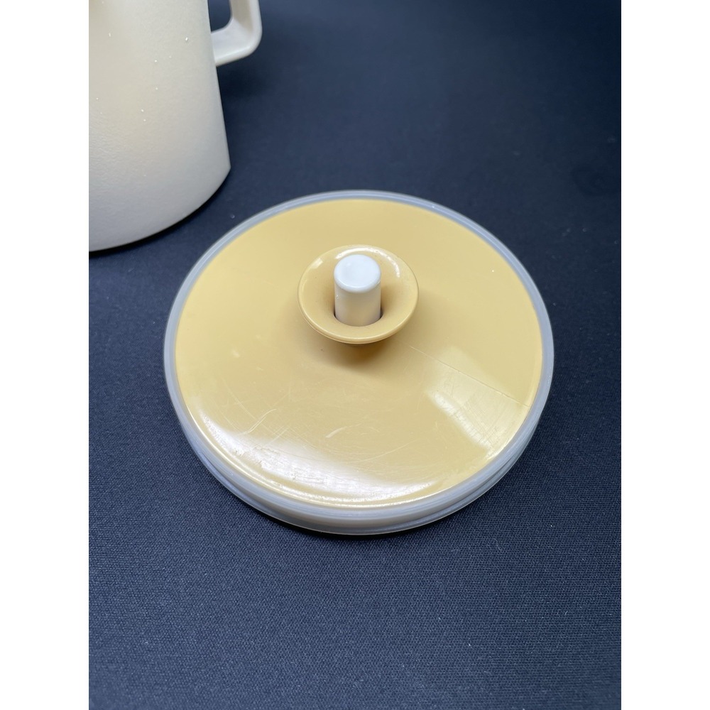 Vintage‎ 1970s Tupperware Almond Beige Creamer 1415-2 Excellent Condition! - Picture 5 of 6
